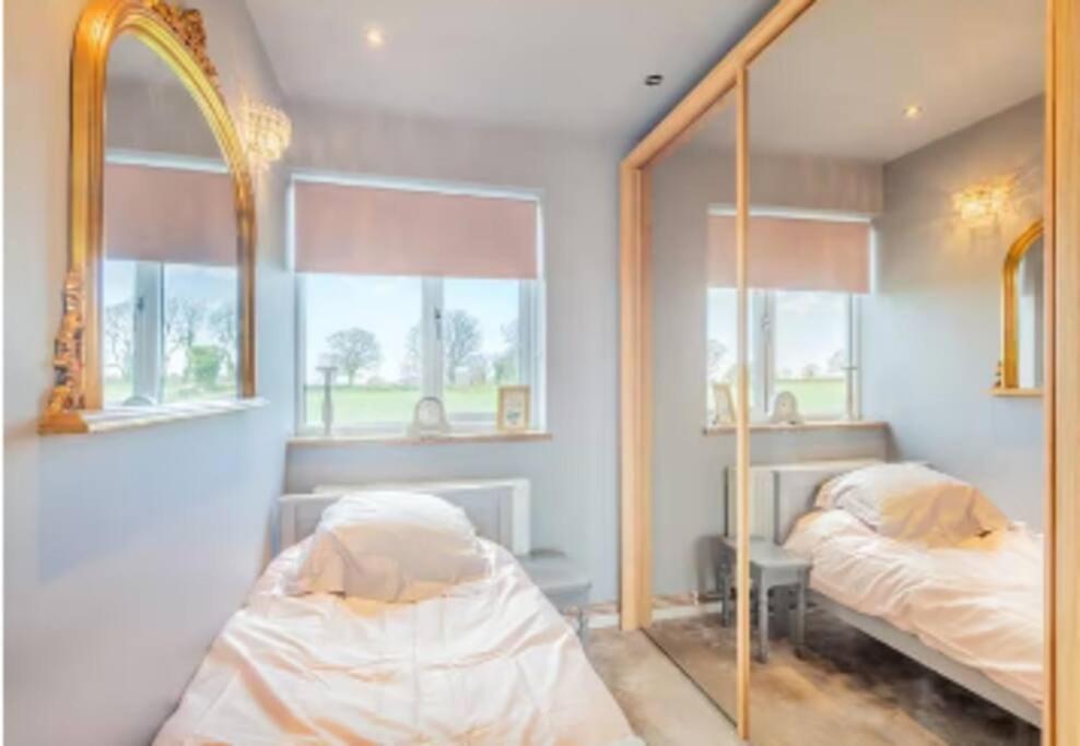Covehithe House-Coastal Luxury- Sleeps 12-With Huge Swimspa! Wrentham Eksteriør billede