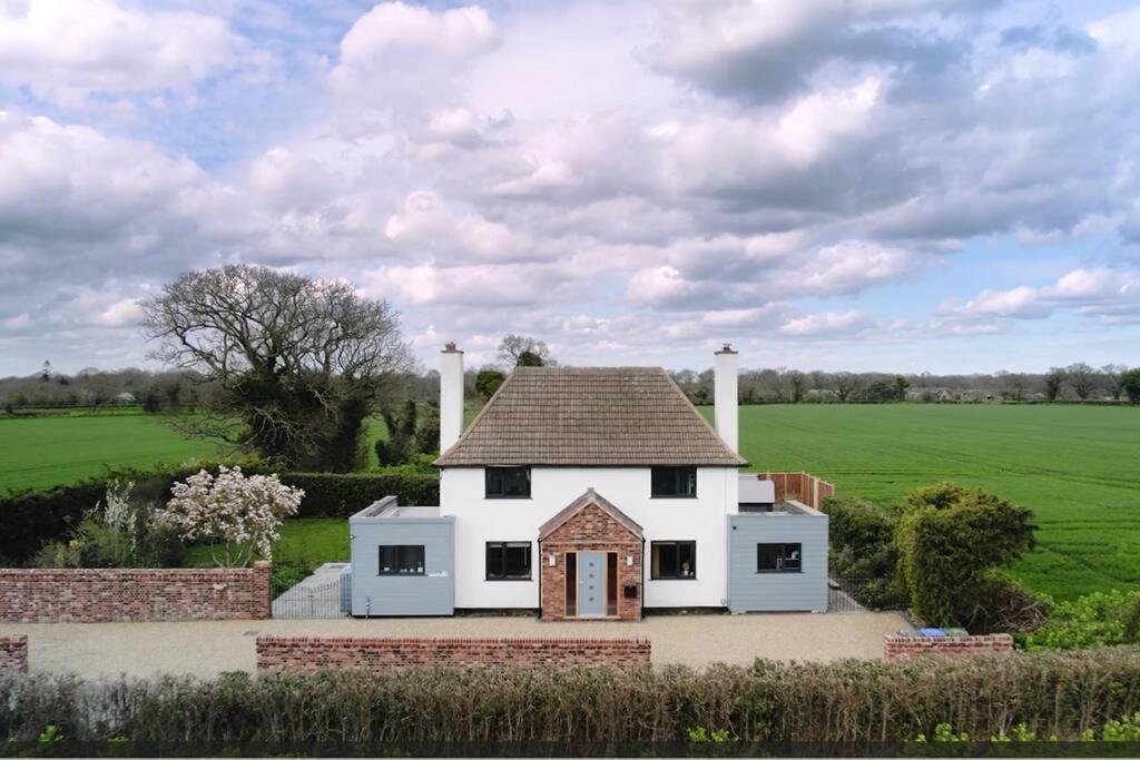 Covehithe House-Coastal Luxury- Sleeps 12-With Huge Swimspa! Wrentham Eksteriør billede