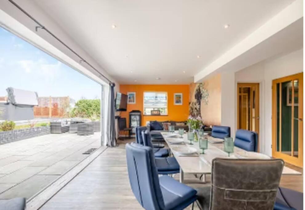 Covehithe House-Coastal Luxury- Sleeps 12-With Huge Swimspa! Wrentham Eksteriør billede
