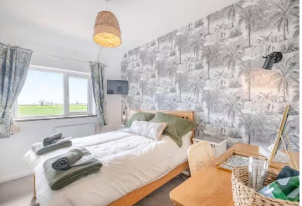 Covehithe House-Coastal Luxury- Sleeps 12-With Huge Swimspa! Wrentham Eksteriør billede