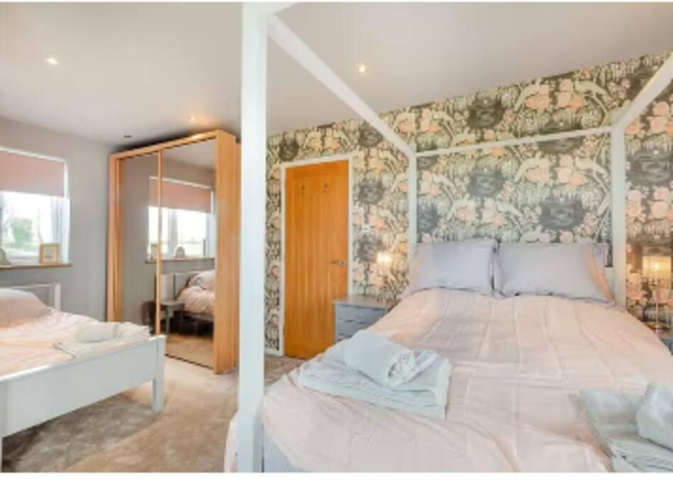 Covehithe House-Coastal Luxury- Sleeps 12-With Huge Swimspa! Wrentham Eksteriør billede