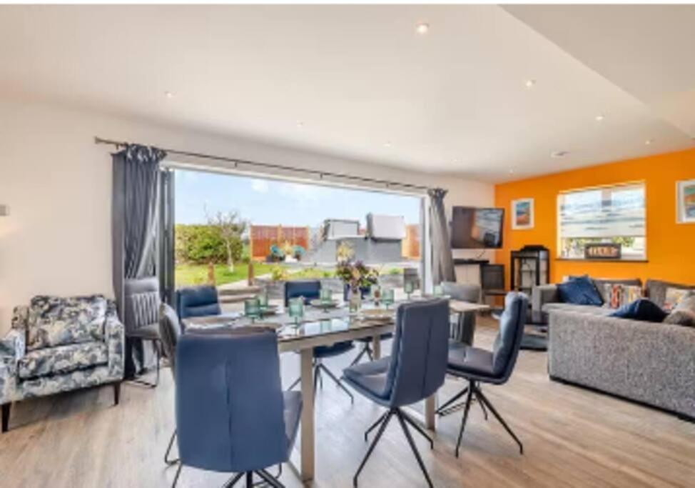 Covehithe House-Coastal Luxury- Sleeps 12-With Huge Swimspa! Wrentham Eksteriør billede